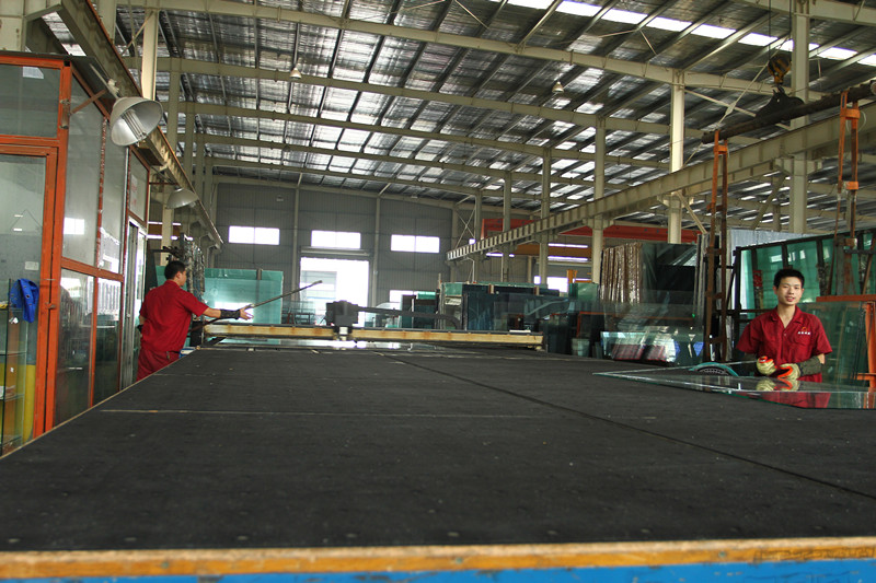 偉豪玻璃切割臺(tái)