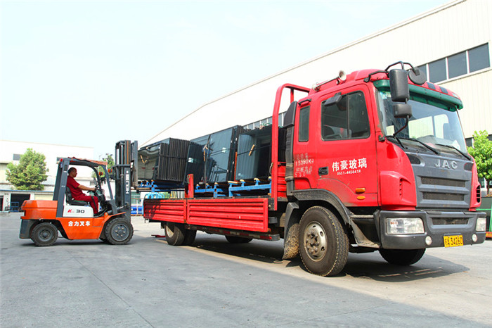 偉豪玻璃運輸車